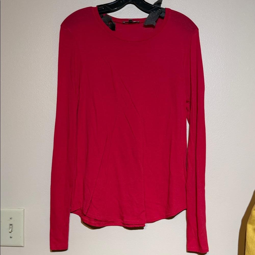Vince Long-Sleeve Crewneck Top - pink